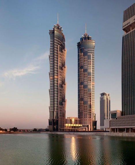 Marriott Marquis Dubai, United Arab Emirates (355 yards)